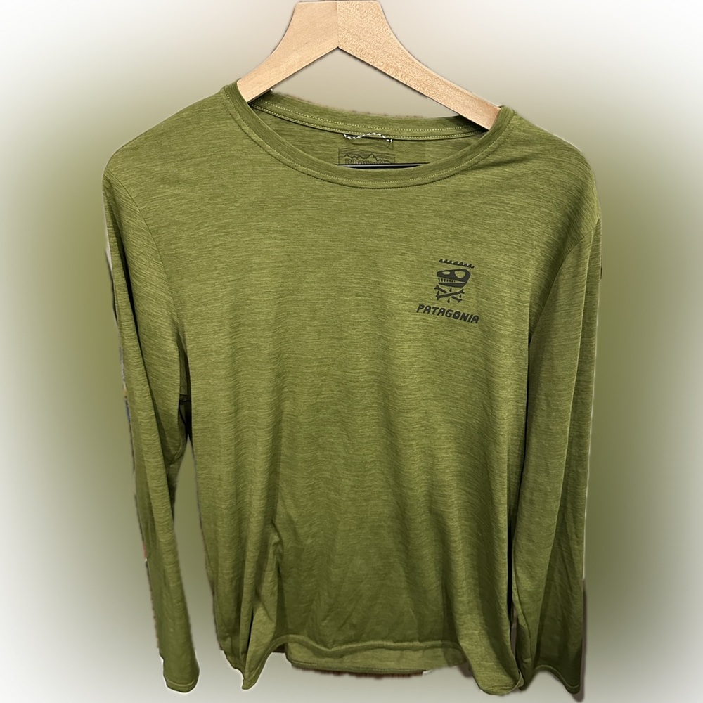 Men’s Patagonia capilene cool men’s SS /MD/like new/smoke free/never in a dryer